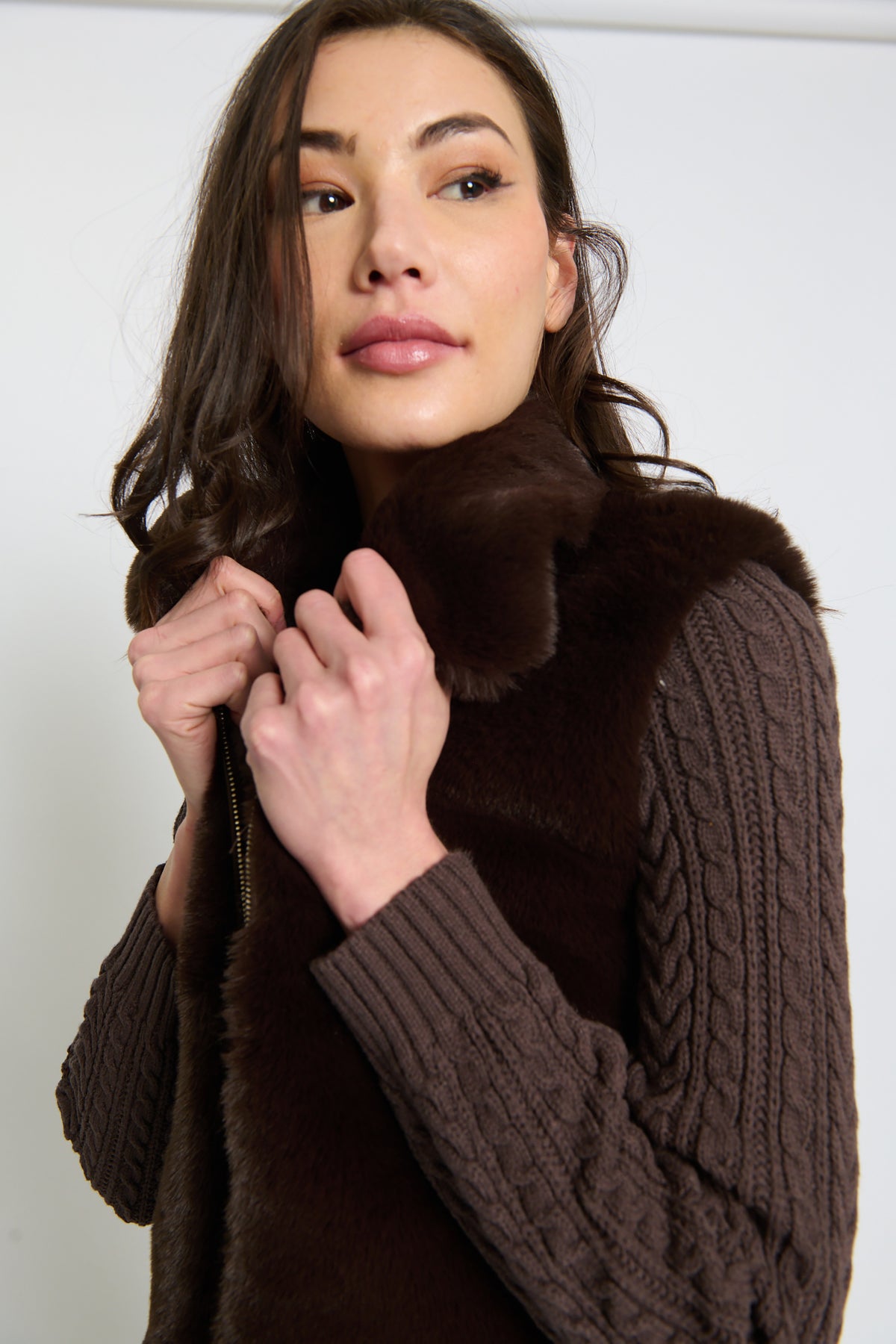 MAIA CROPPED FUR CABLED SLEEVES SWEATER